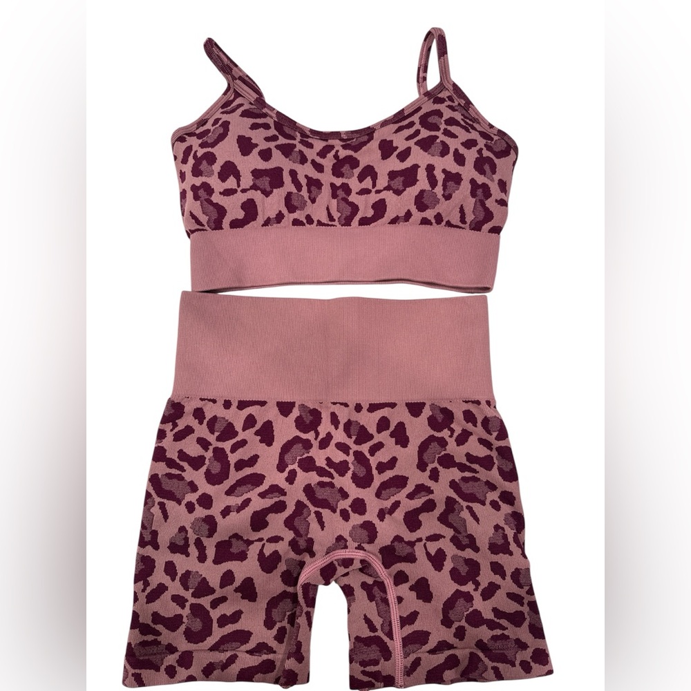 Leopard Print Sports Bra - Pink